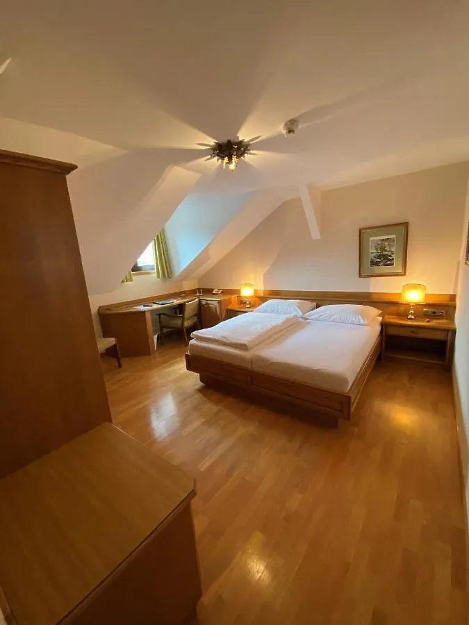 Gasthof Schorn Sankt Leonhard  Austria
